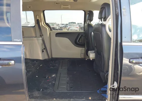 2014 Chrysler Town & Country Touring from USA, damaged, VIN 2C4RC1BG7ER268796